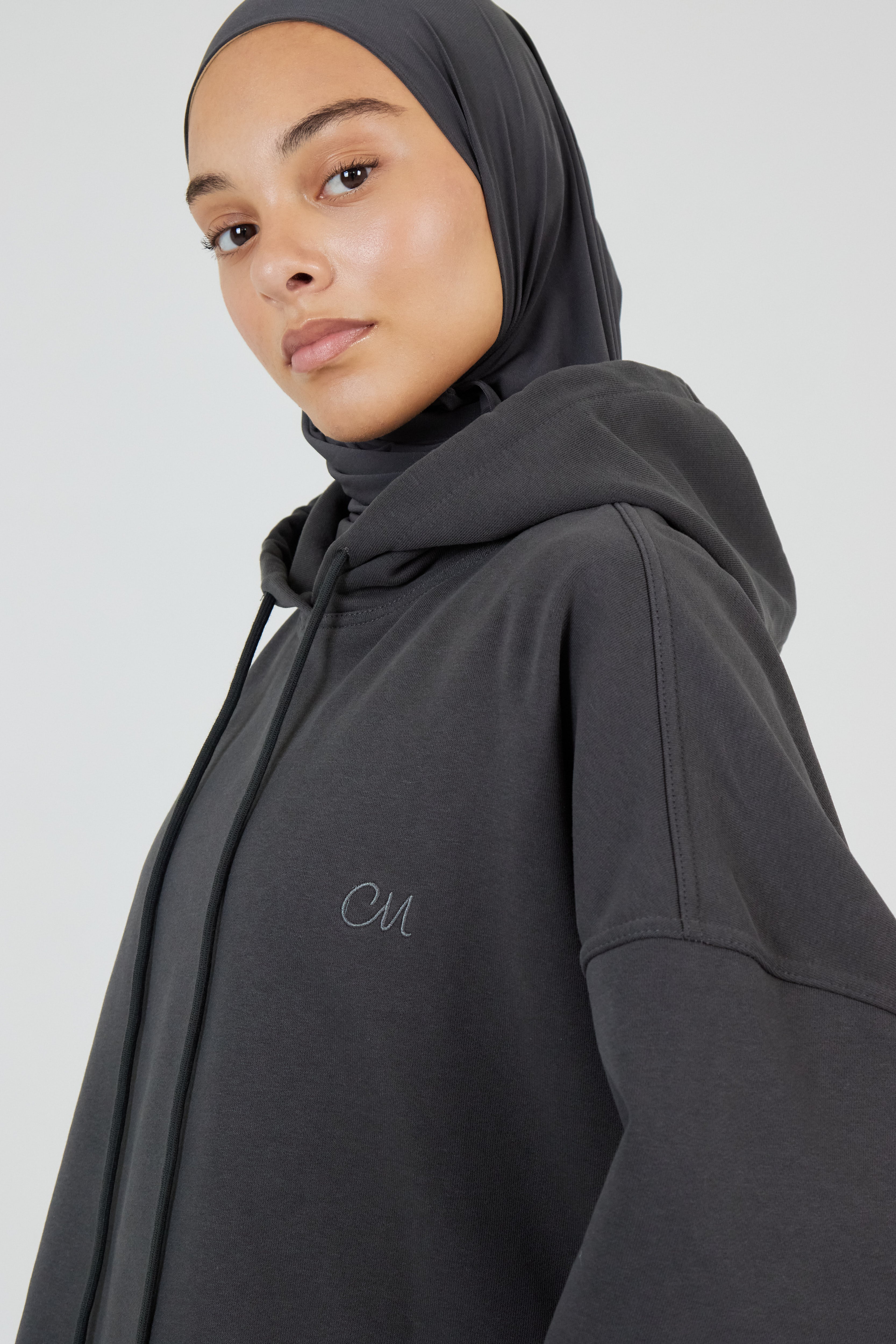 Le Hoodie Gris Anthracite