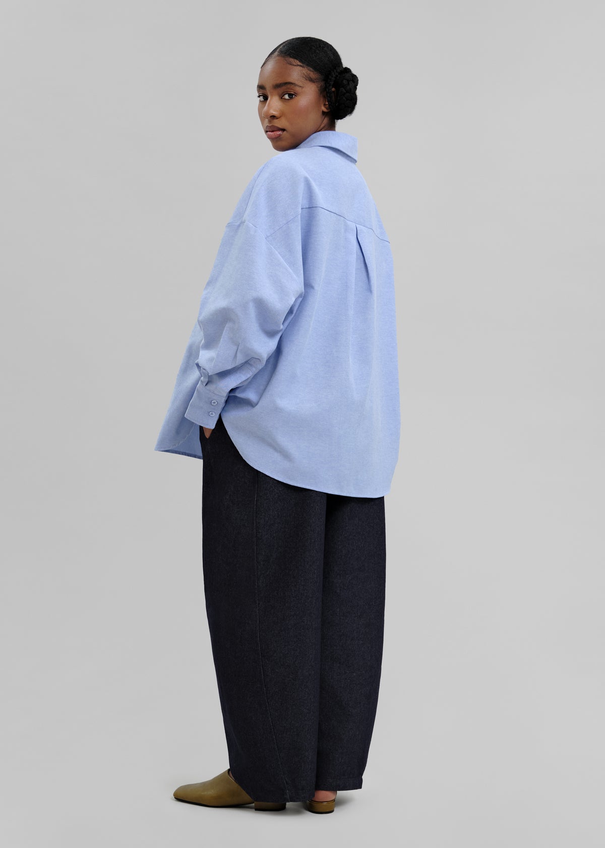 Le Jean Barrel Bleu nuit