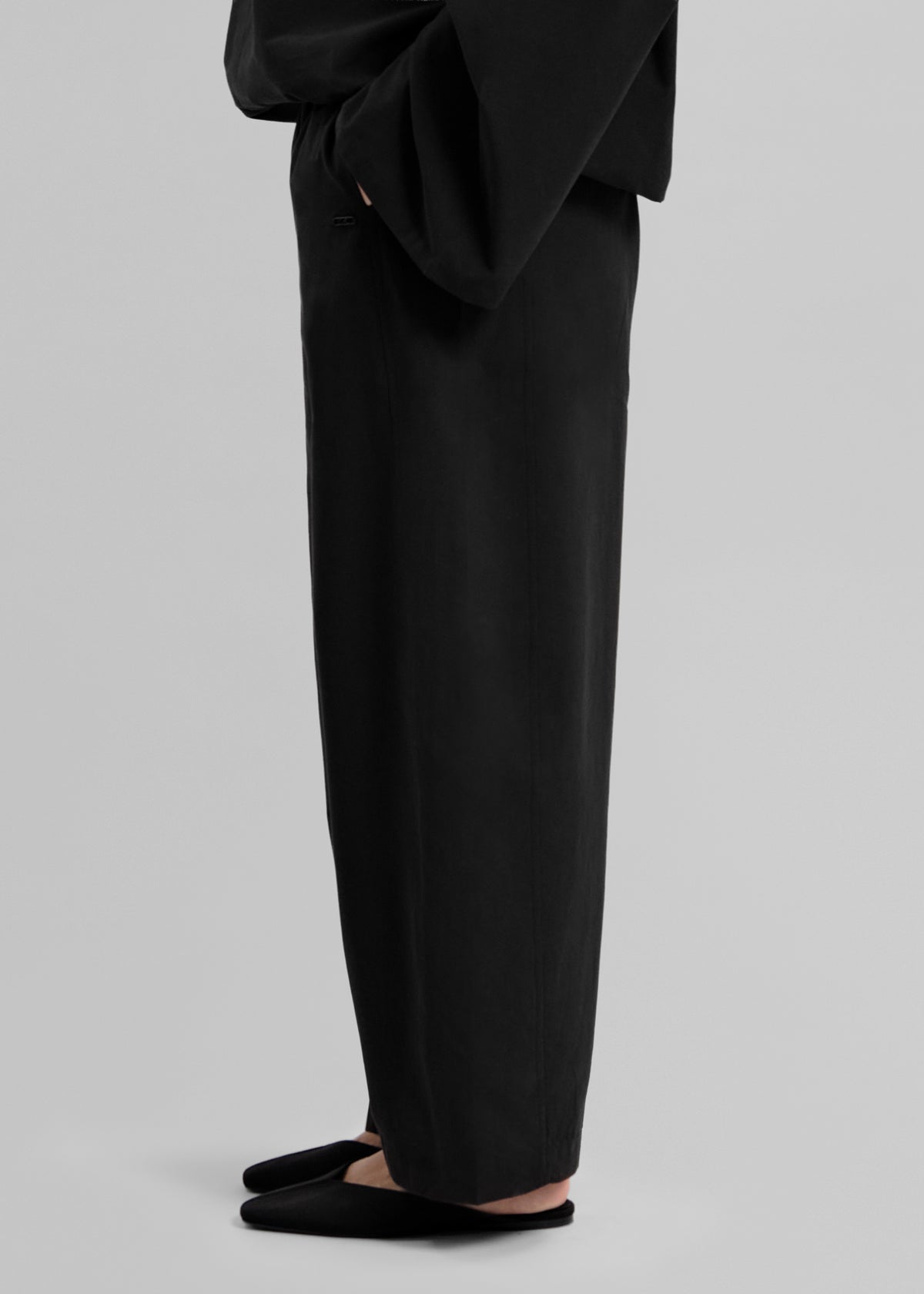 The Natural Black Trousers
