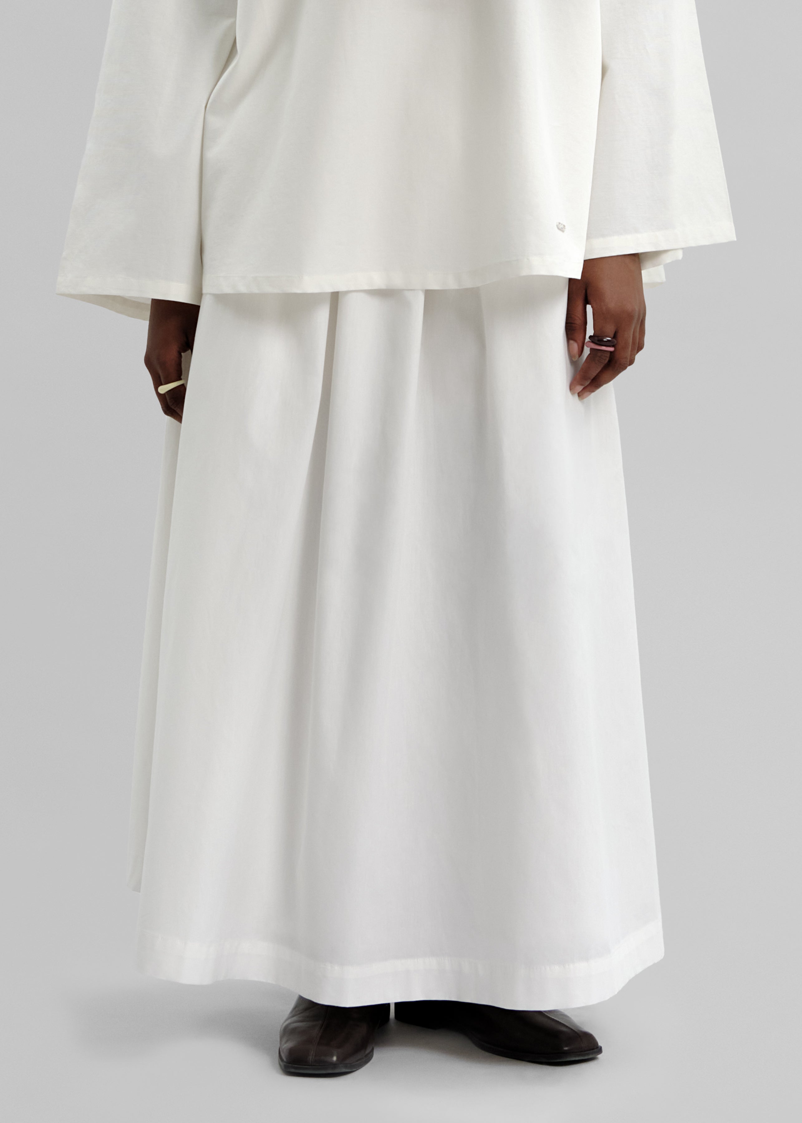 La falda blanca de Koton