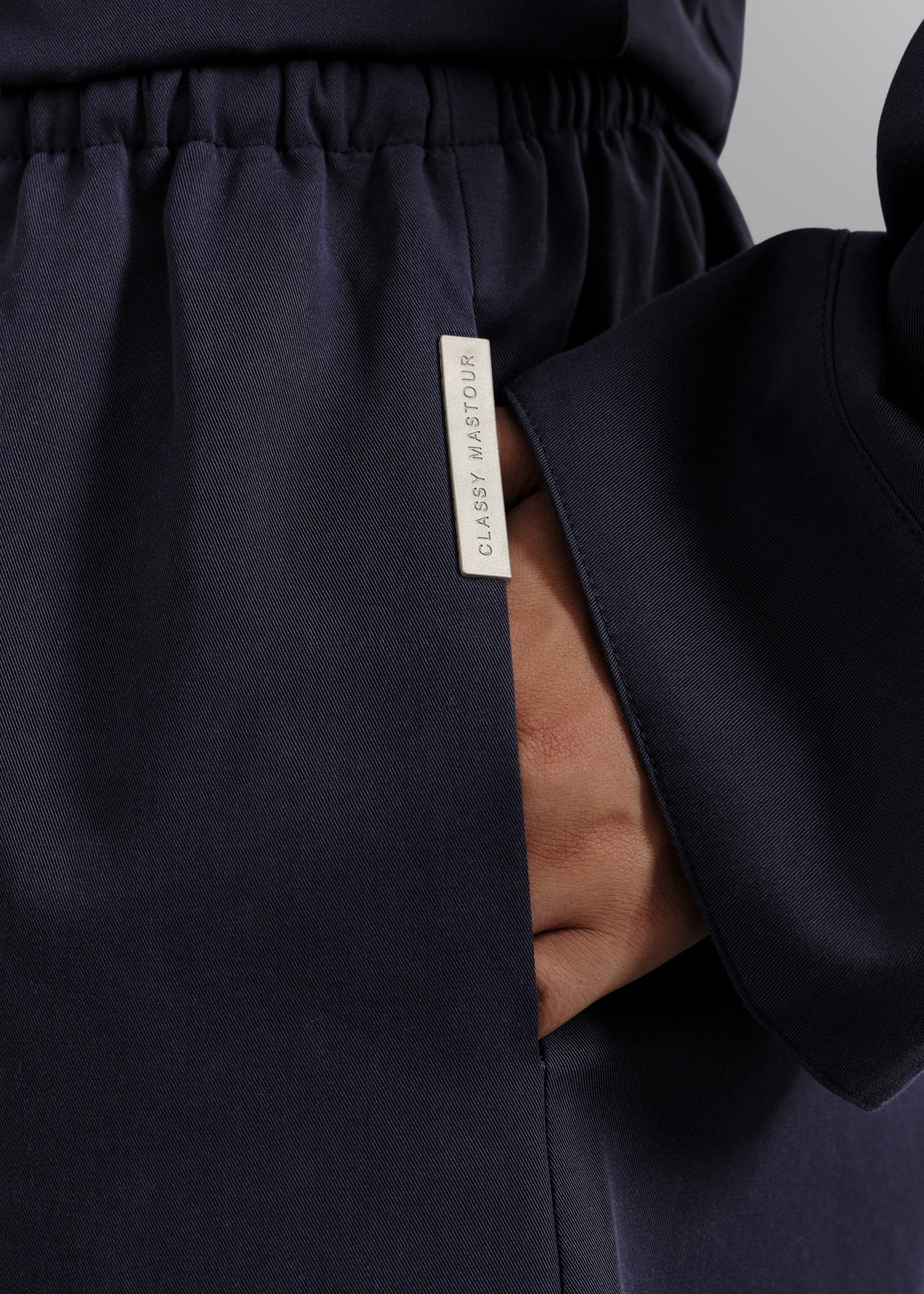 Le Pantalon Minimal Bleu Nuit