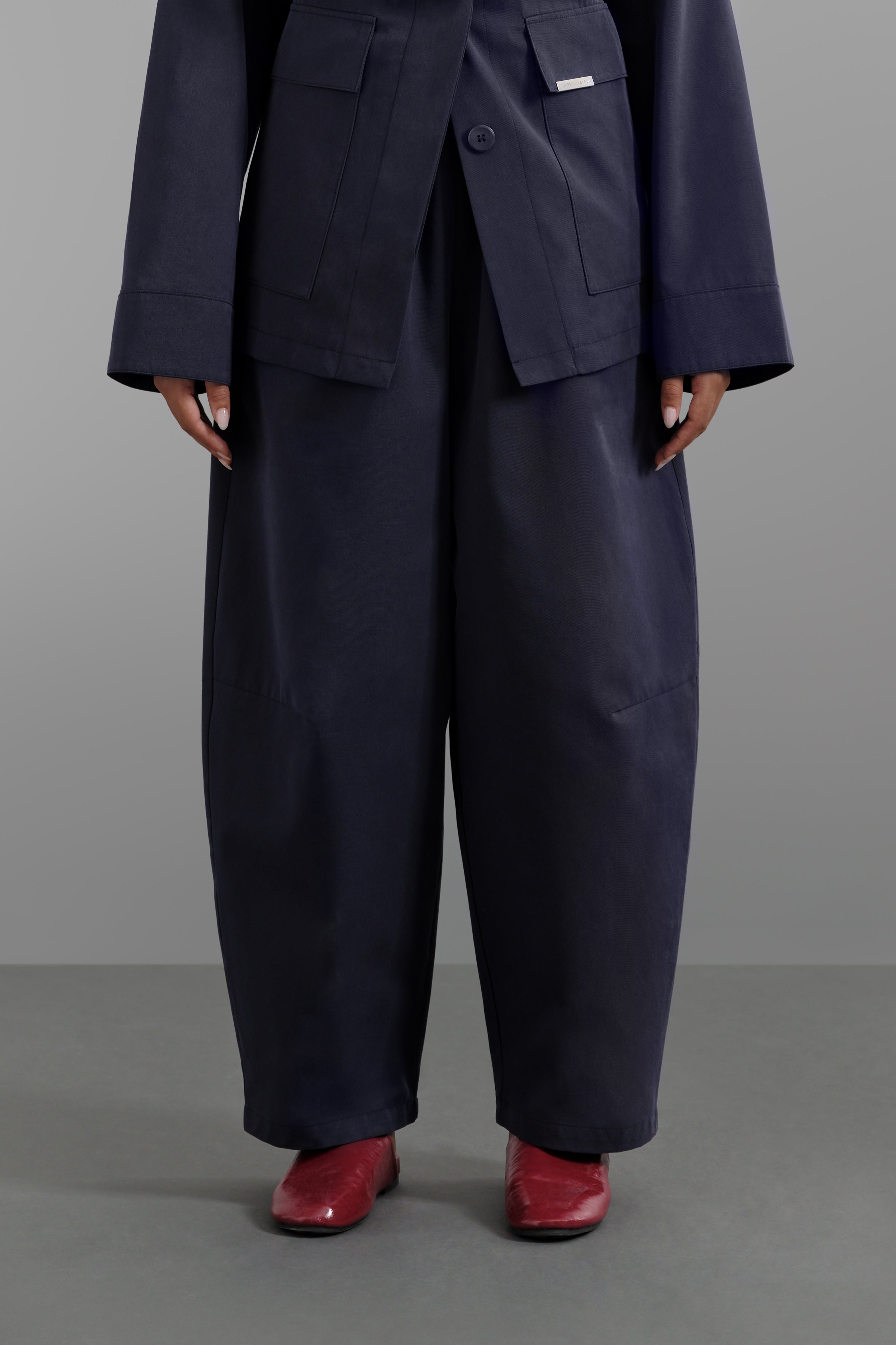Le Pantalon Minimal Bleu Nuit