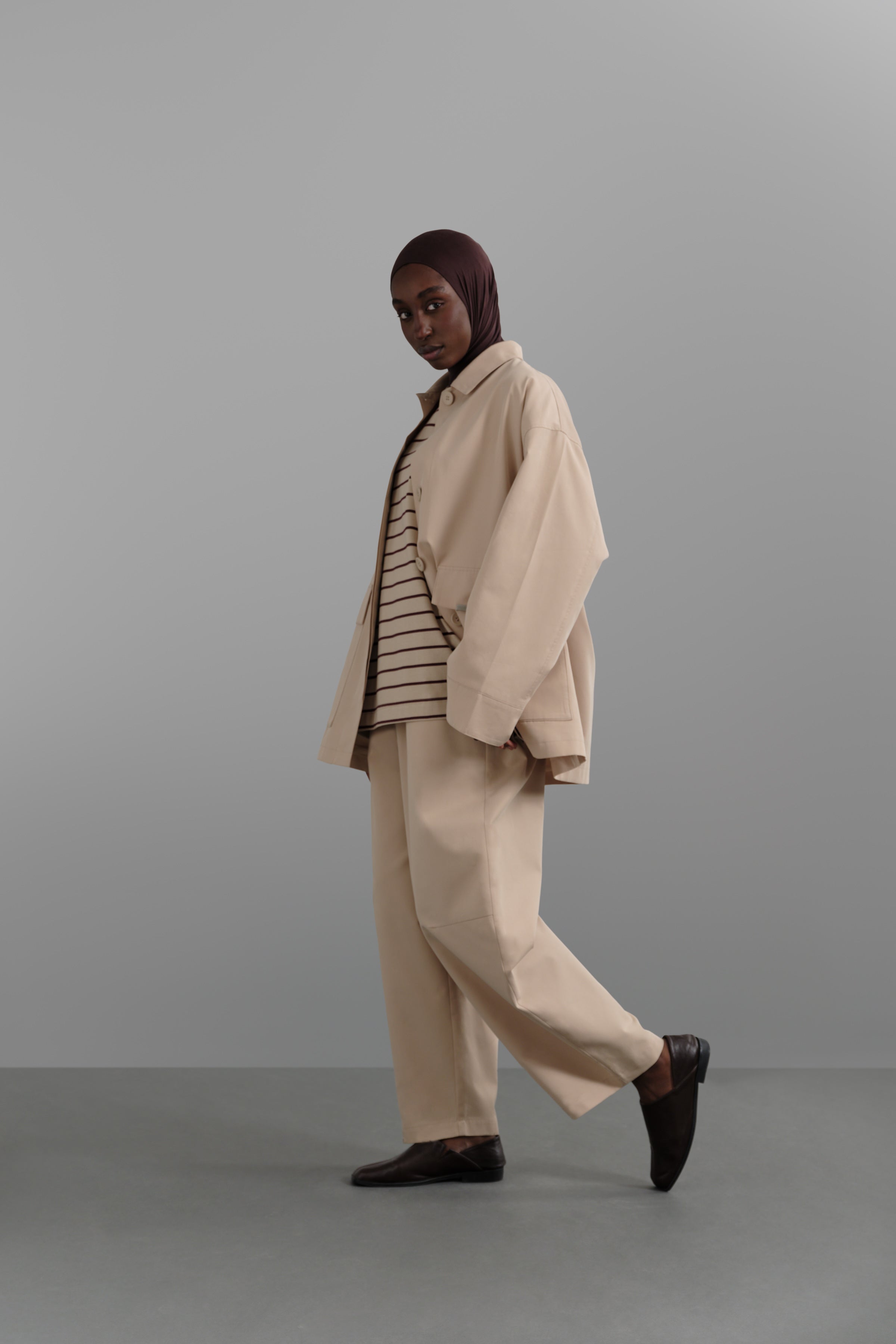 La falda beige KOTON