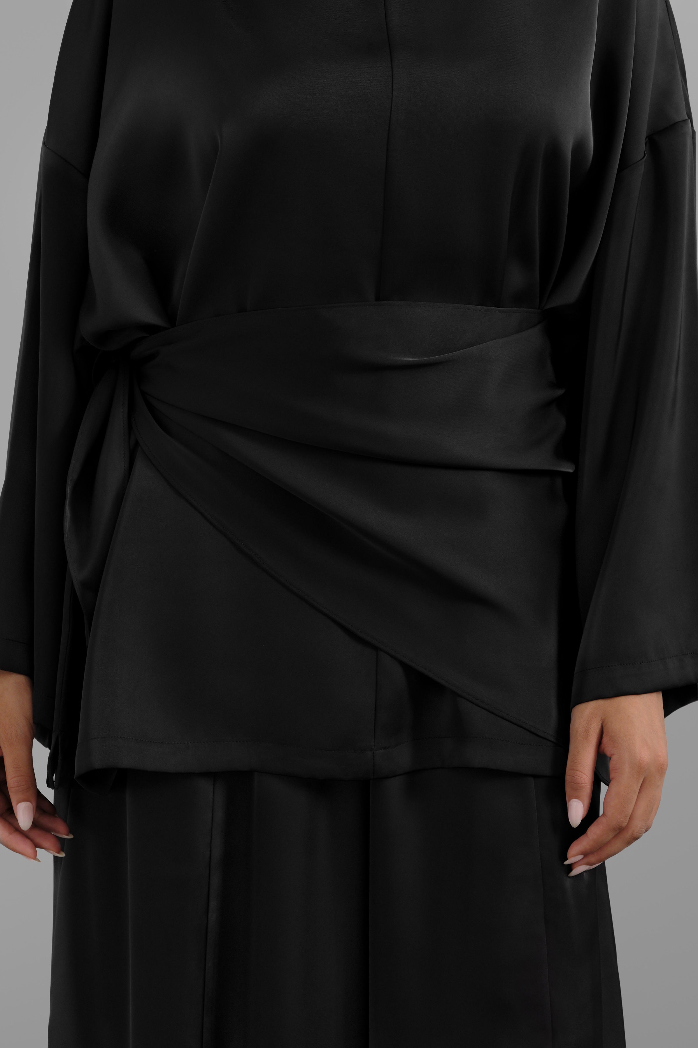 Le Triangle Satin Noir