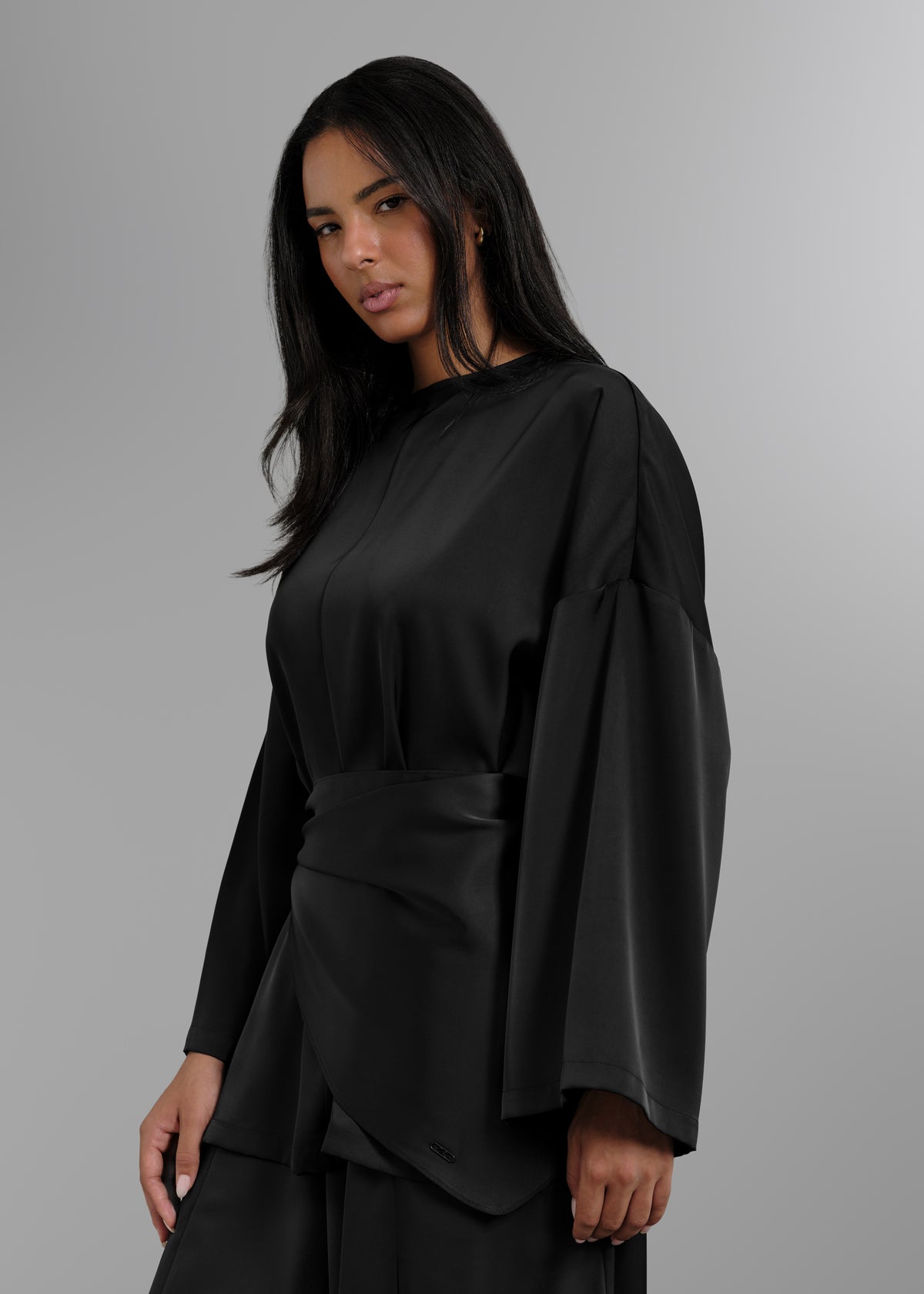 Le Triangle Satin Noir