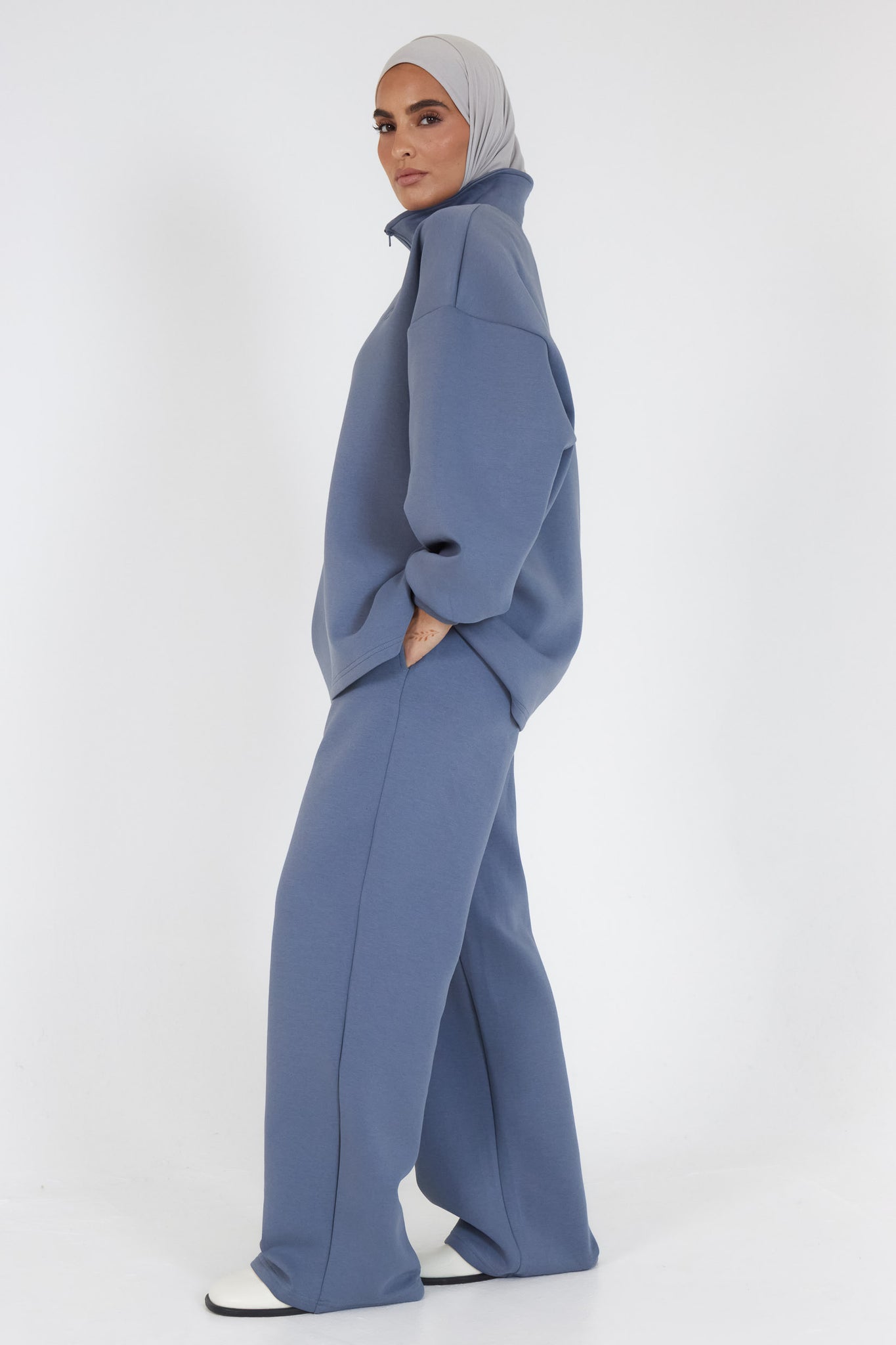 The Comfy Zip Sweatshirt in Washed Blue