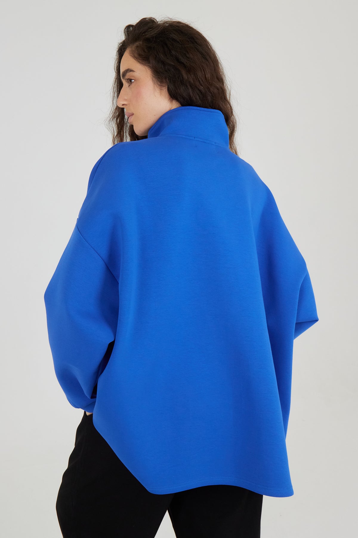 Sudadera cómoda con cremallera gris oscuro
