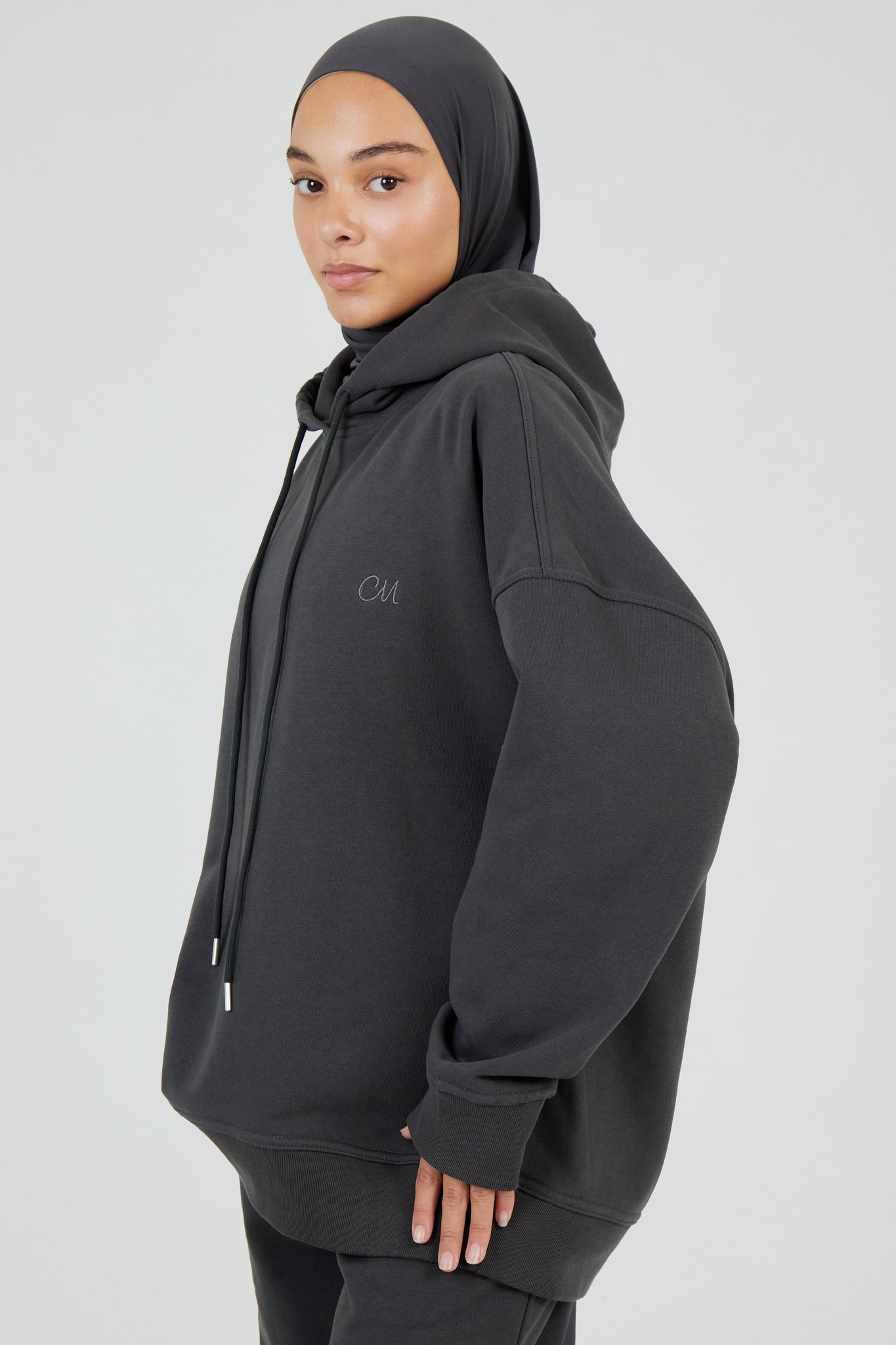 Le Hoodie Gris Anthracite