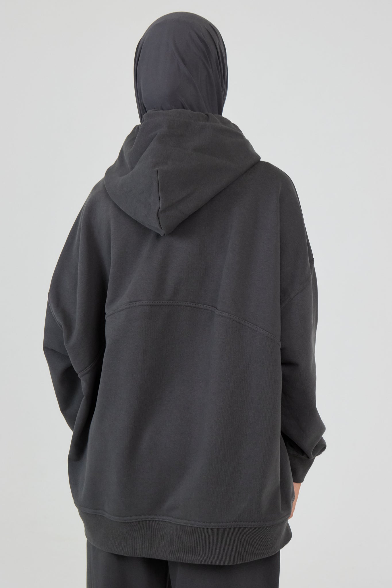 Le Hoodie Gris Anthracite