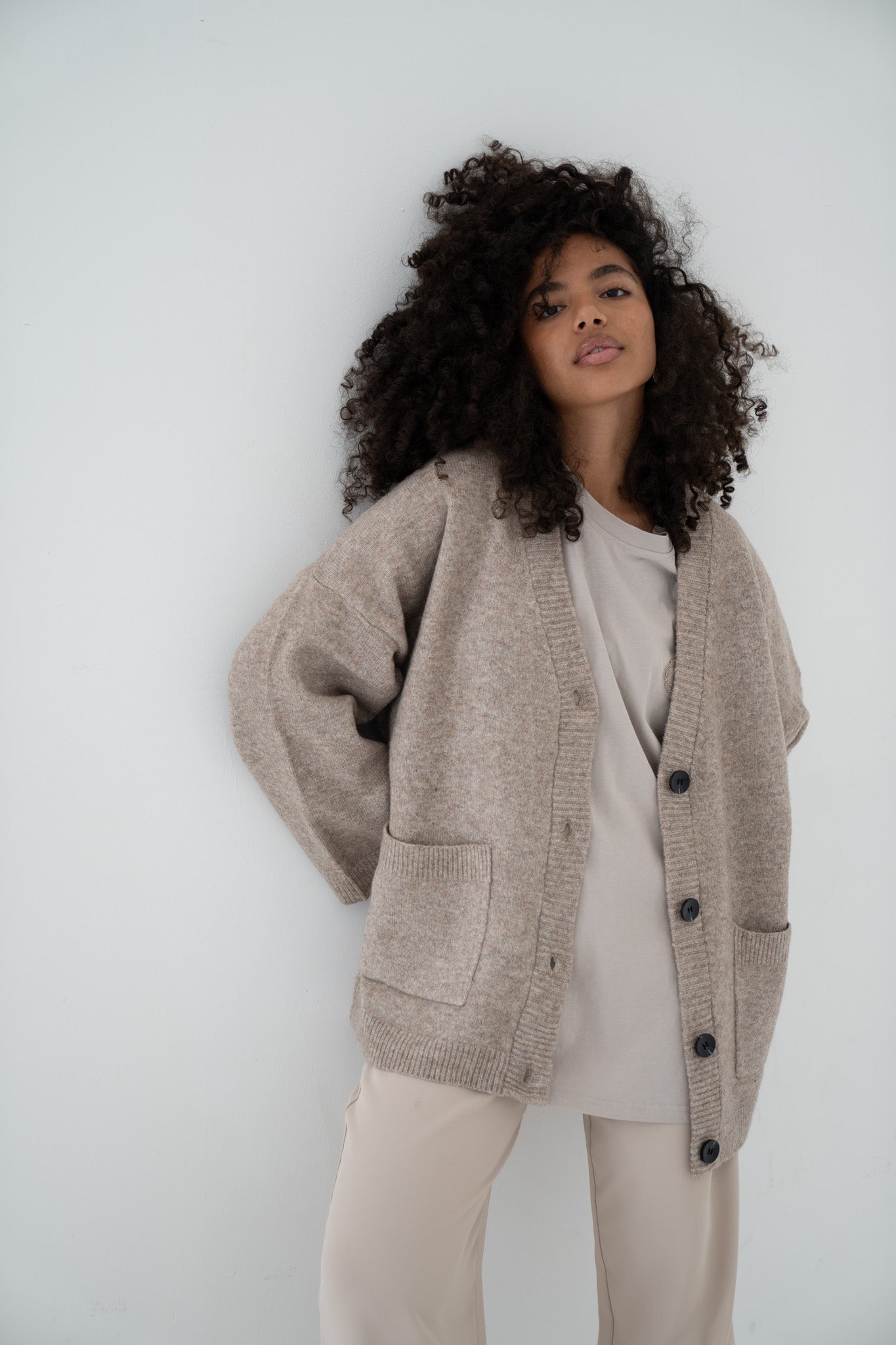 Le Cardigan Taupe