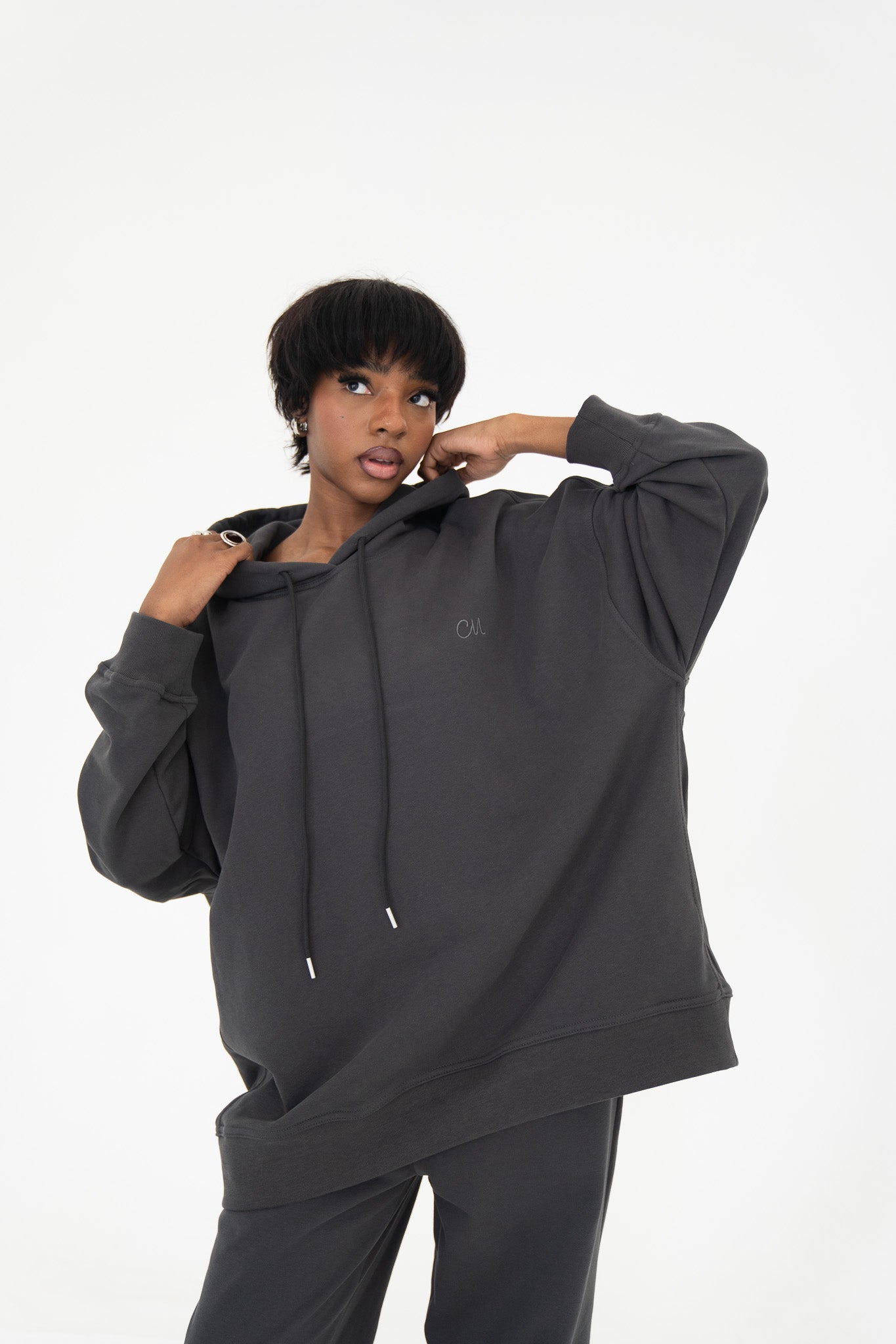 Le Hoodie Gris Anthracite