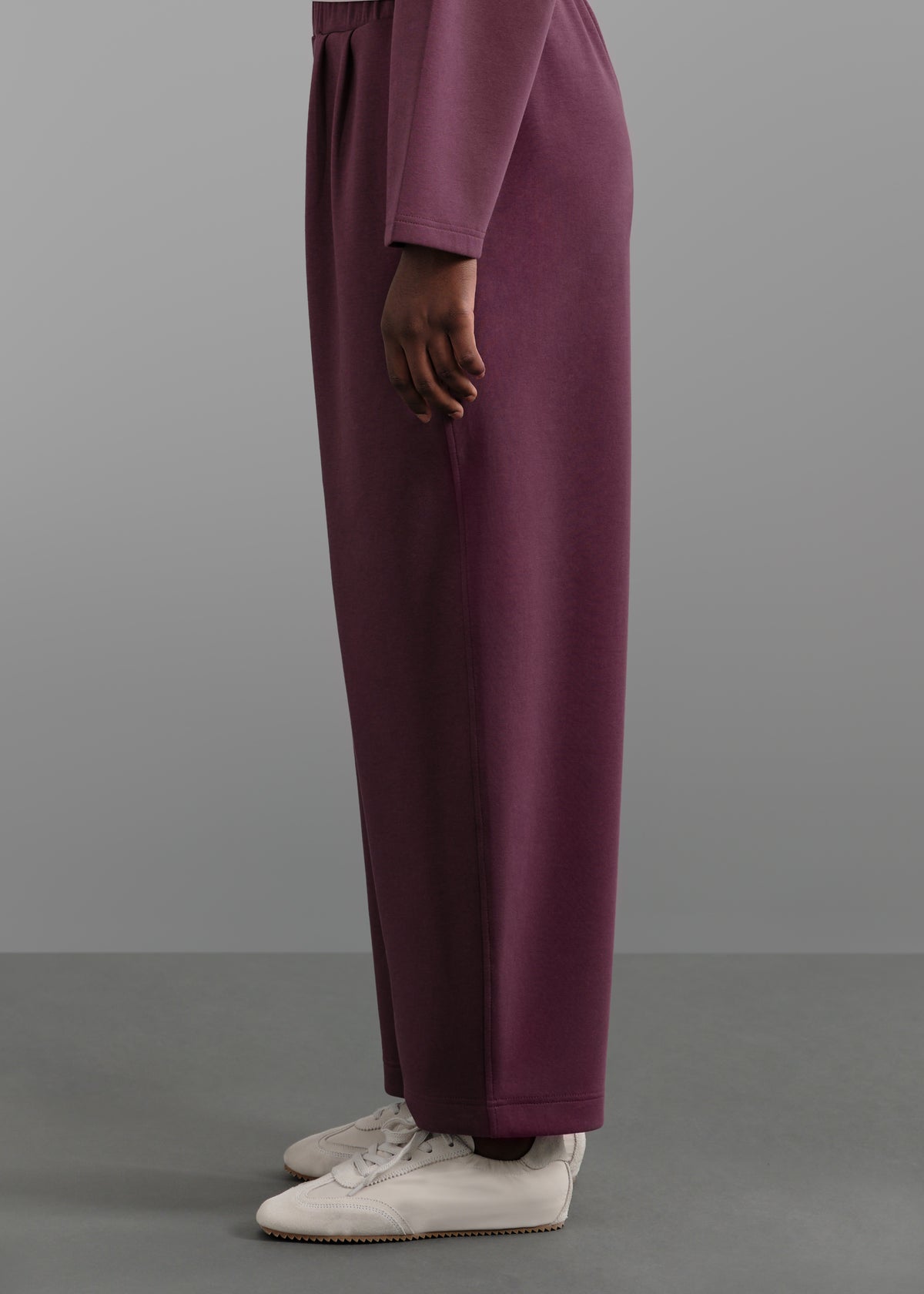 Le Pantalon Comfy Capsule Aubergine