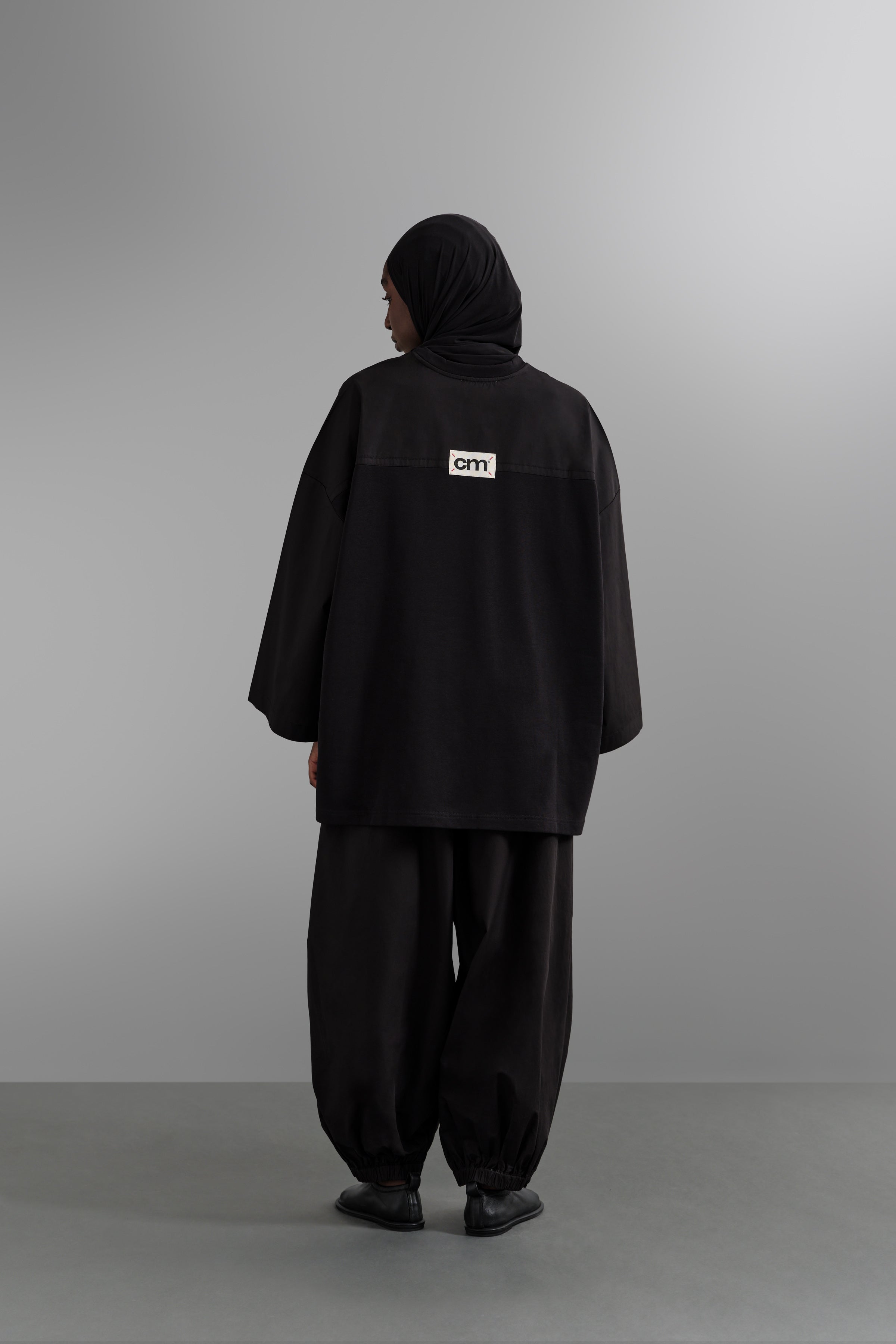 The Signature Black/Black T-shirt