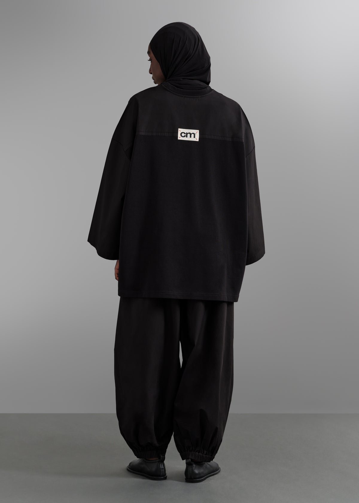 The Signature Black/Black T-shirt