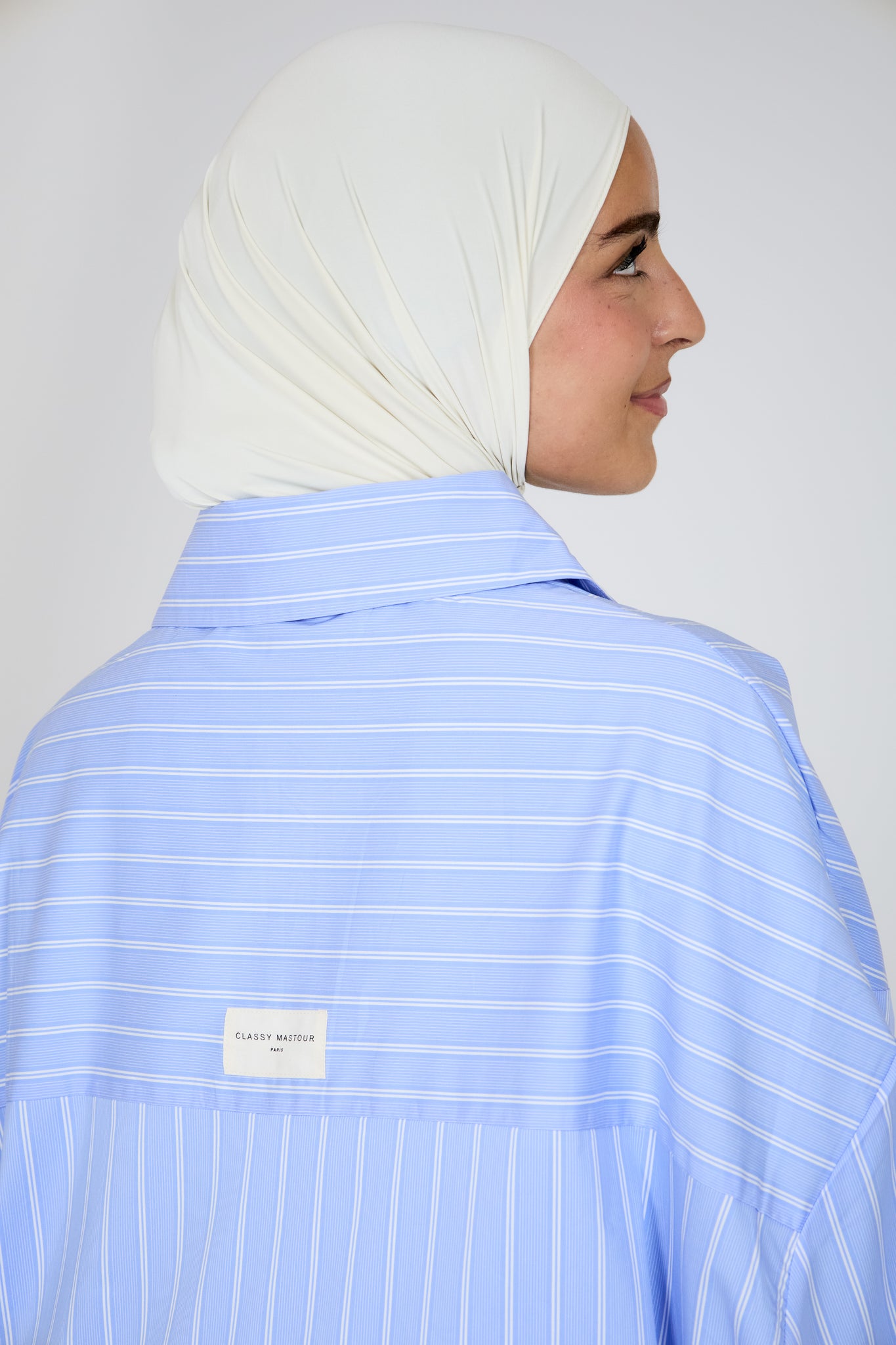 El vestido de línea azul oscuro