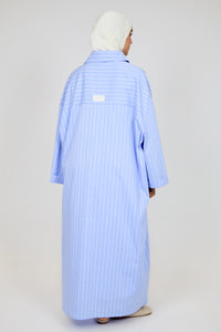 El vestido de línea azul oscuro