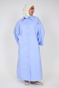 El vestido de línea azul oscuro
